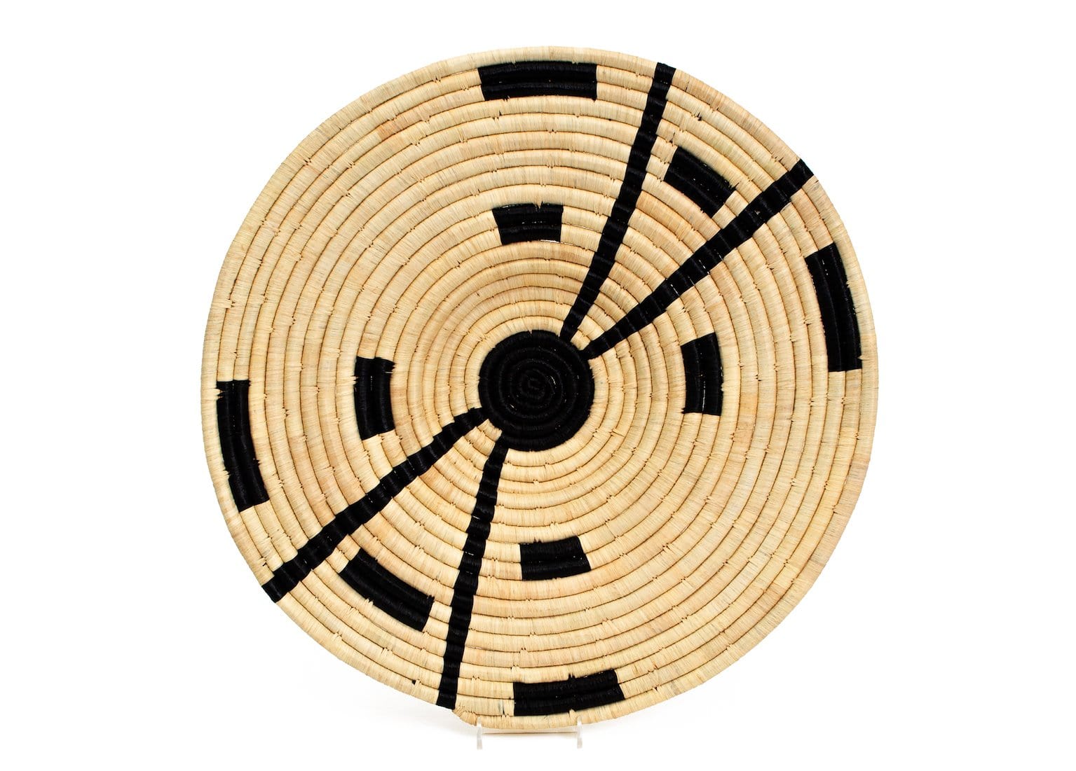Raffia Compassed Black Plate Medium