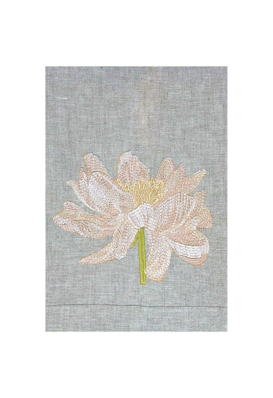Guest Towels with embroidered Flowers