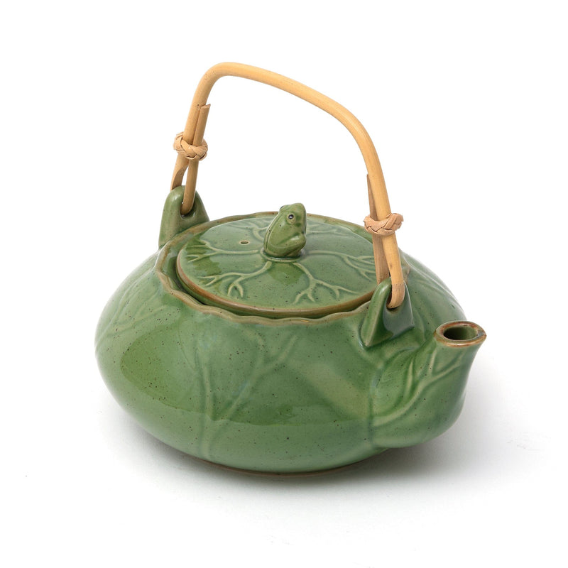 Tea and coffee set with frogs