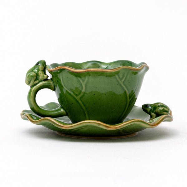 Tea and coffee set with frogs