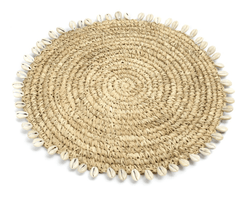 Placemat in Natural Raffia with Cowrie Shells